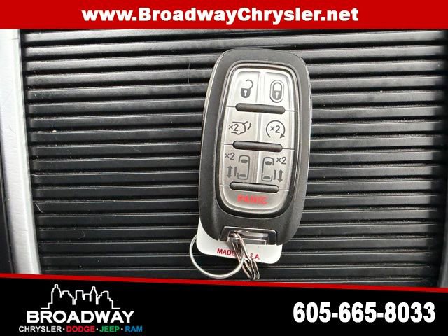 Used 2024 Chrysler Pacifica Touring-L image 24