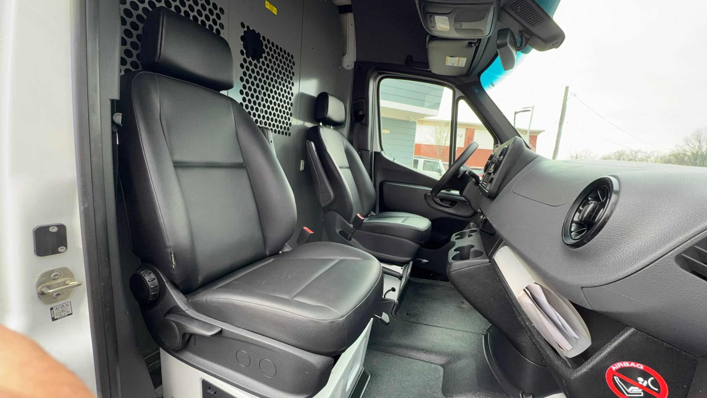 Used 2020 Mercedes-Benz Sprinter 3500 image 23