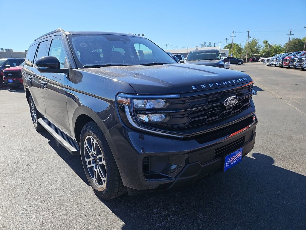 New 2025 Ford Expedition Active image 2