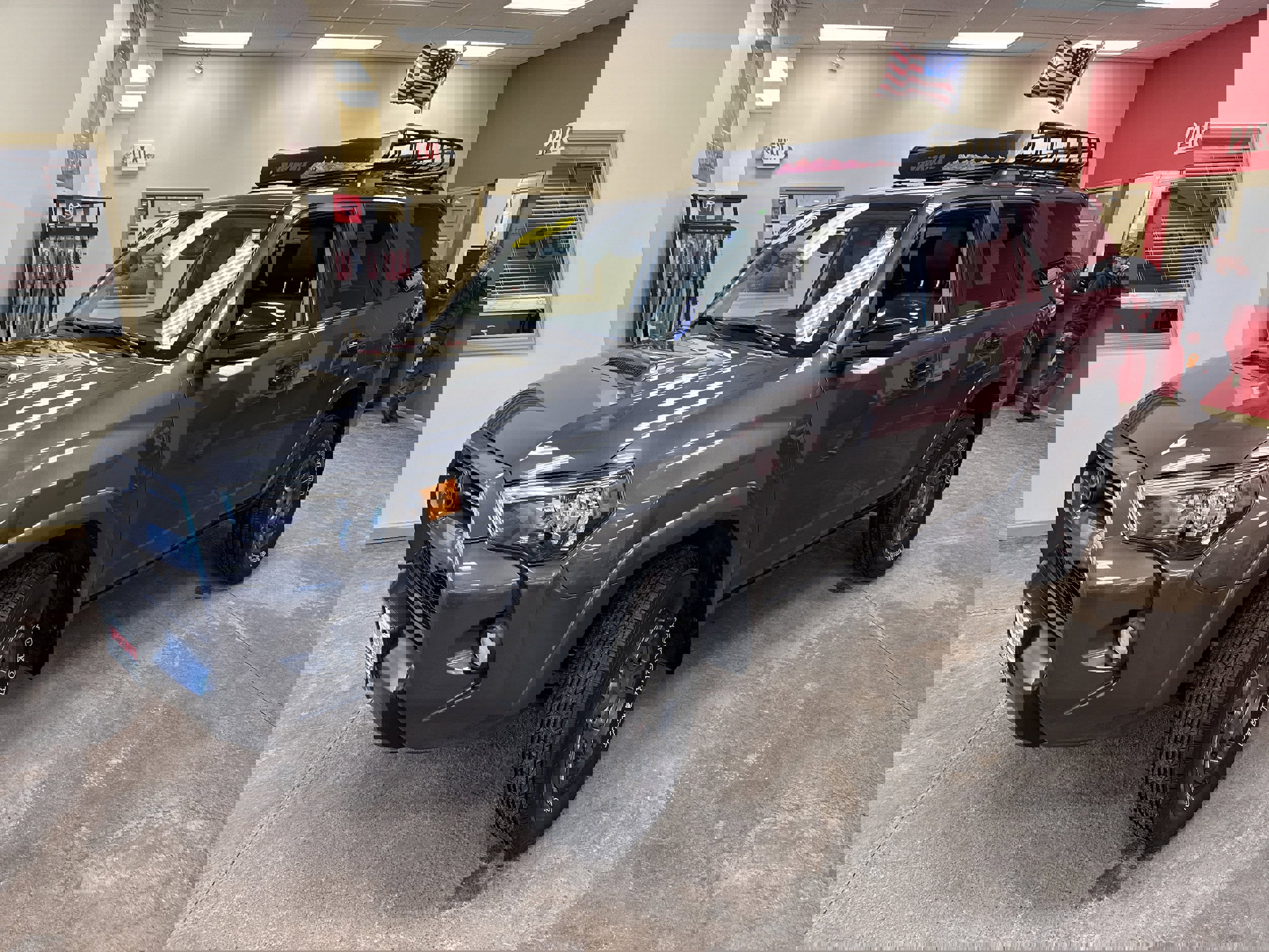 Used 2020 Toyota 4Runner Venture w/ Moonroof Package AWD/4WD image 3