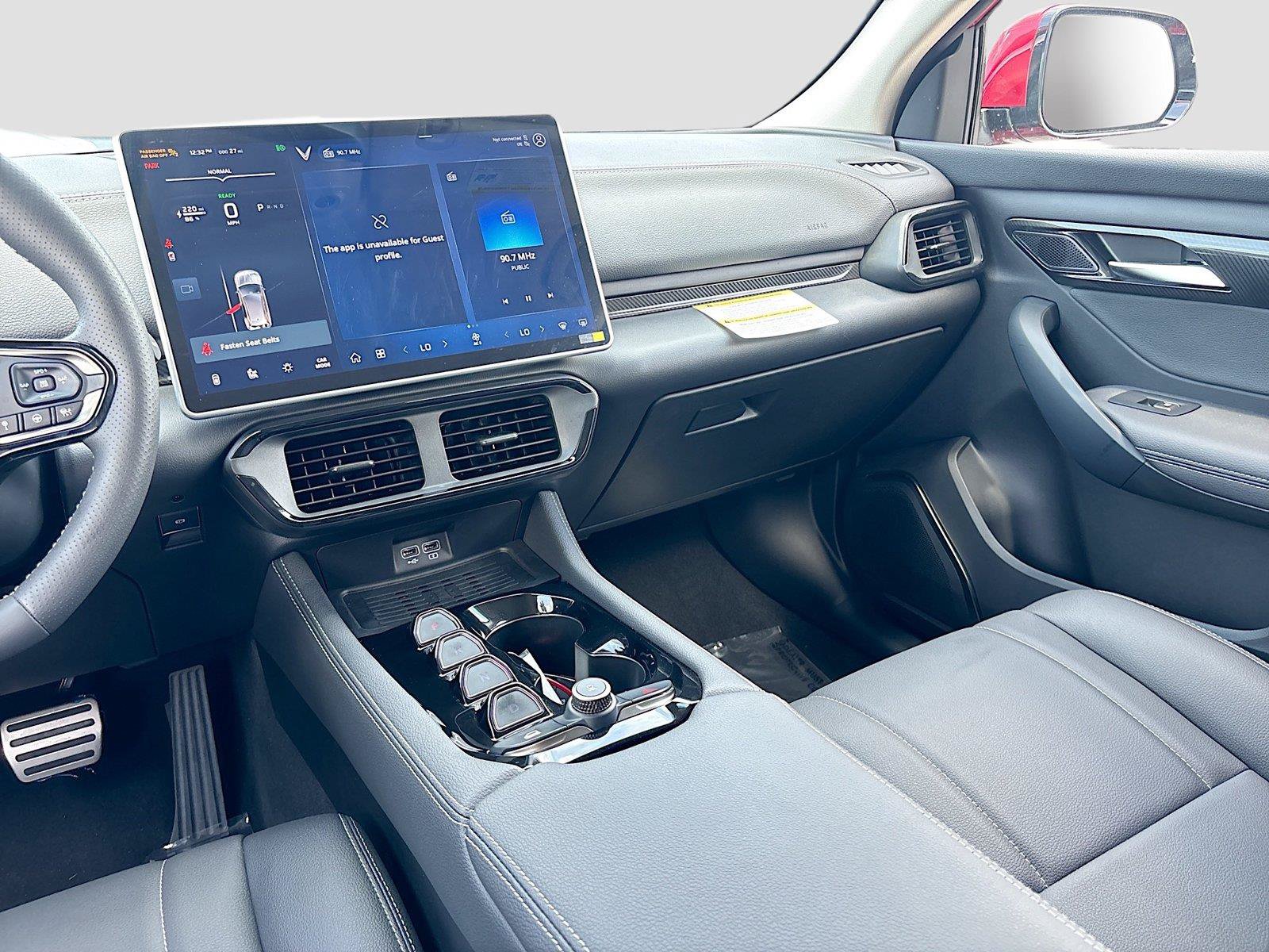 New 2025 VinFast VF 8 Eco AWD/4WD image 22