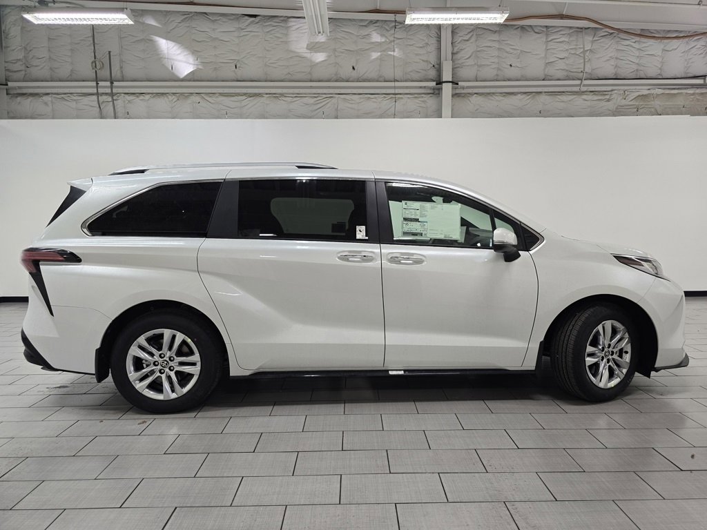 New 2026 Toyota Sienna Limited image 19