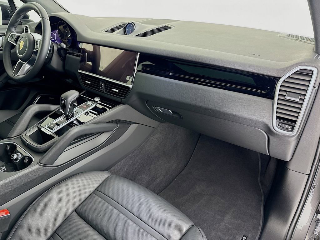 Certified 2023 Porsche Cayenne AWD/4WD image 31