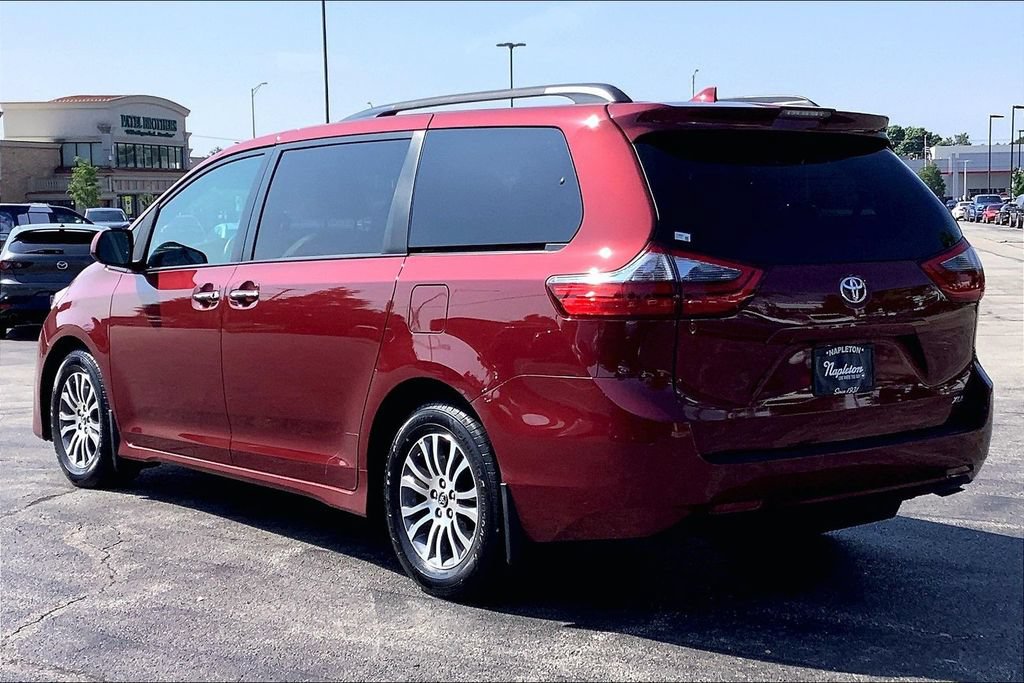 Used 2020 Toyota Sienna XLE FWD image 13