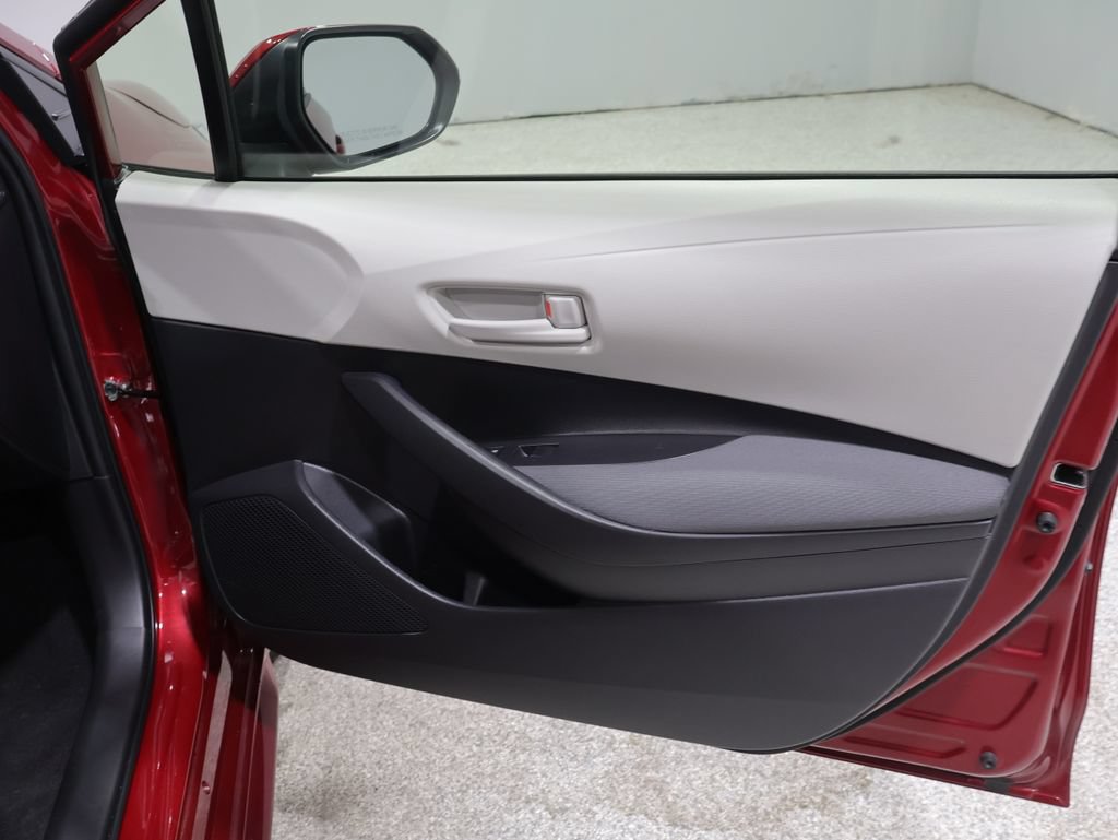 Used 2025 Toyota Corolla LE FWD image 24