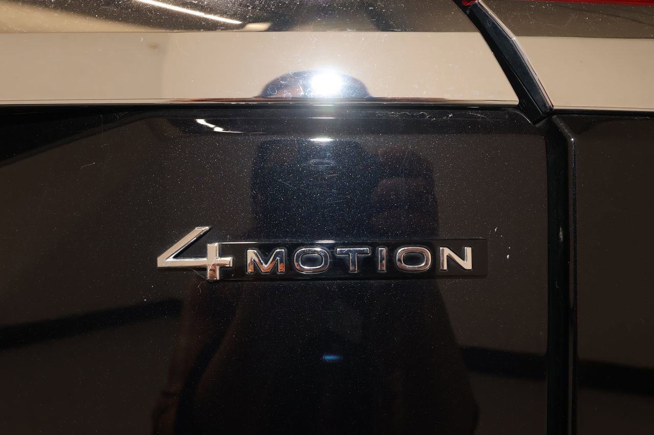 Used 2025 Volkswagen Atlas SE image 35