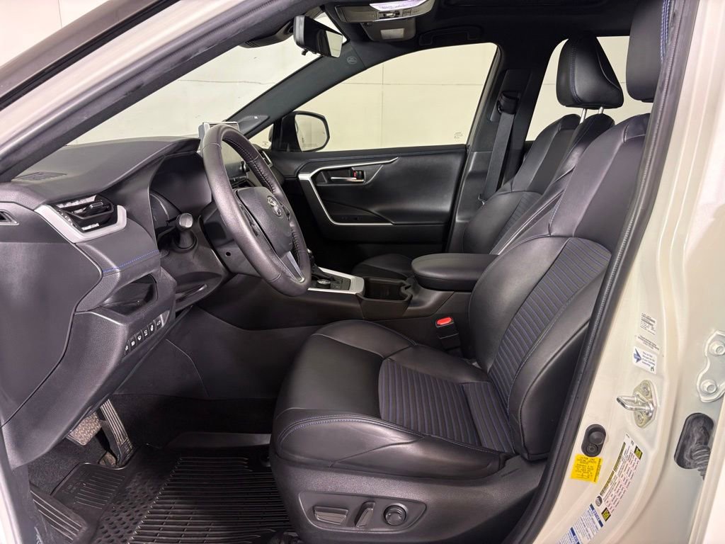 Used 2022 Toyota RAV4 XSE AWD/4WD image 18