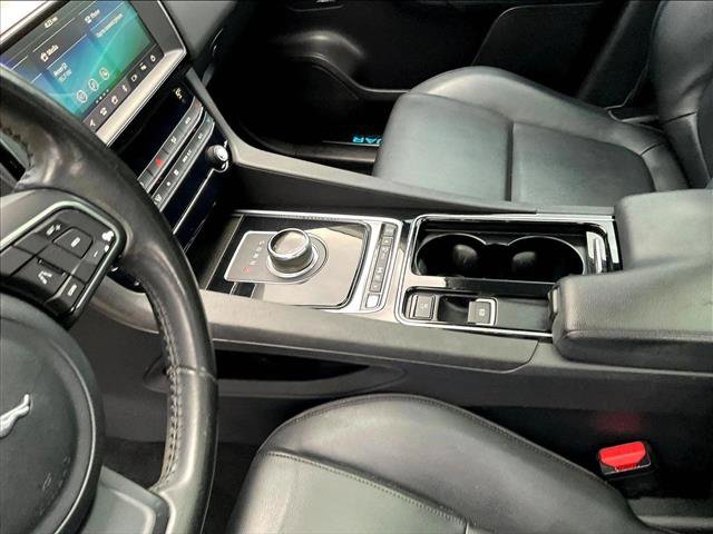 Used 2019 Jaguar F-PACE AWD/4WD image 13