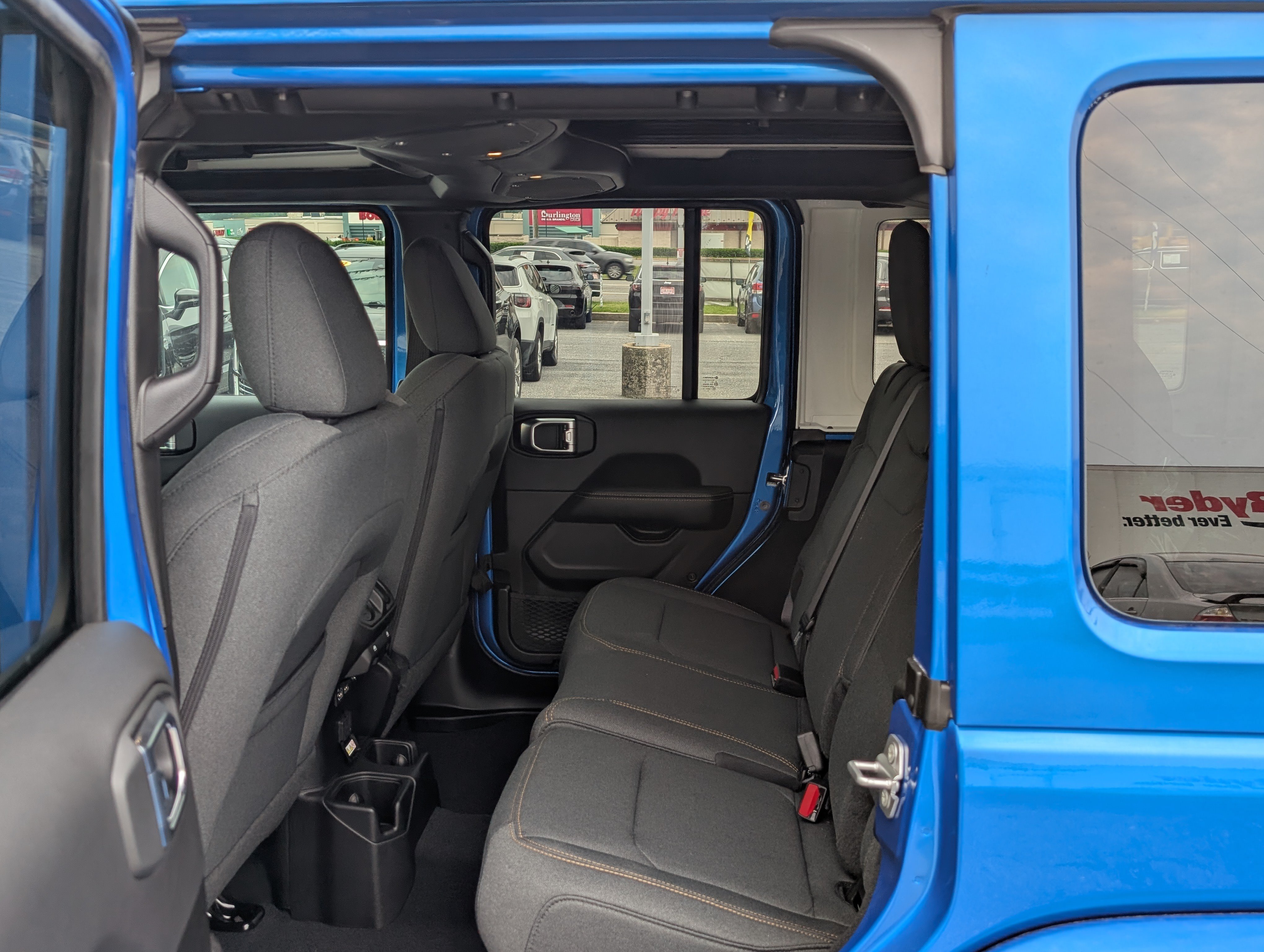 New 2026 Jeep Wrangler Unlimited Sahara AWD/4WD image 12