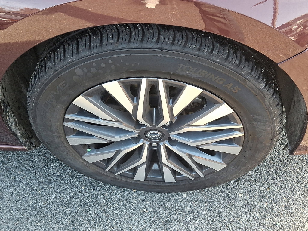 Used 2024 Nissan Altima 2.5 SV image 9