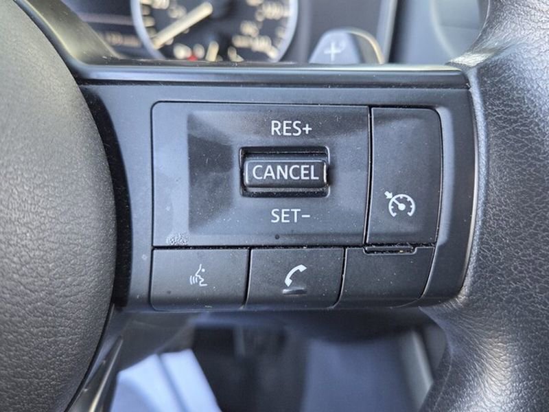 Used 2024 Nissan Rogue S image 23