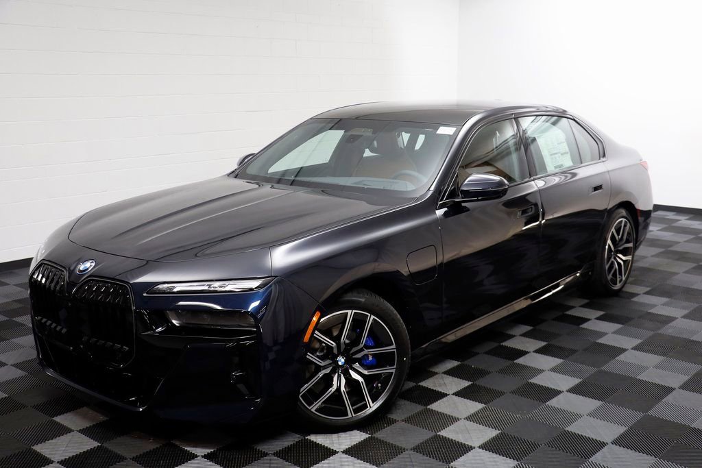 Used 2025 BMW 750e xDrive w/ Executive Package image 2