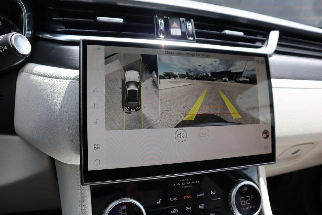 New 2025 Jaguar F-PACE R-Dynamic S image 21