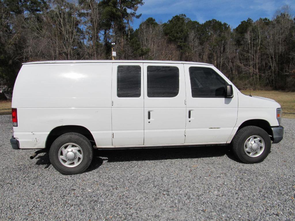 Used 2014 Ford E-250 and Econoline 250 w/ Power Group image 7
