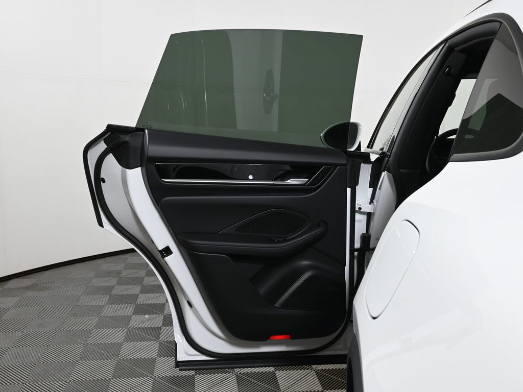 New 2026 Porsche Macan 4 Electric AWD/4WD image 33