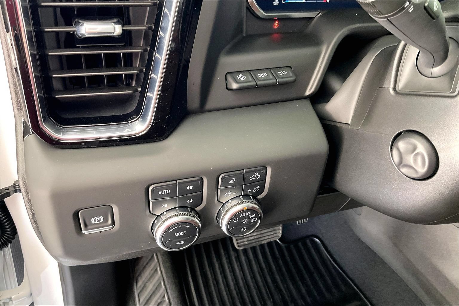 Used 2025 GMC Sierra 1500 Denali Ultimate AWD/4WD image 28