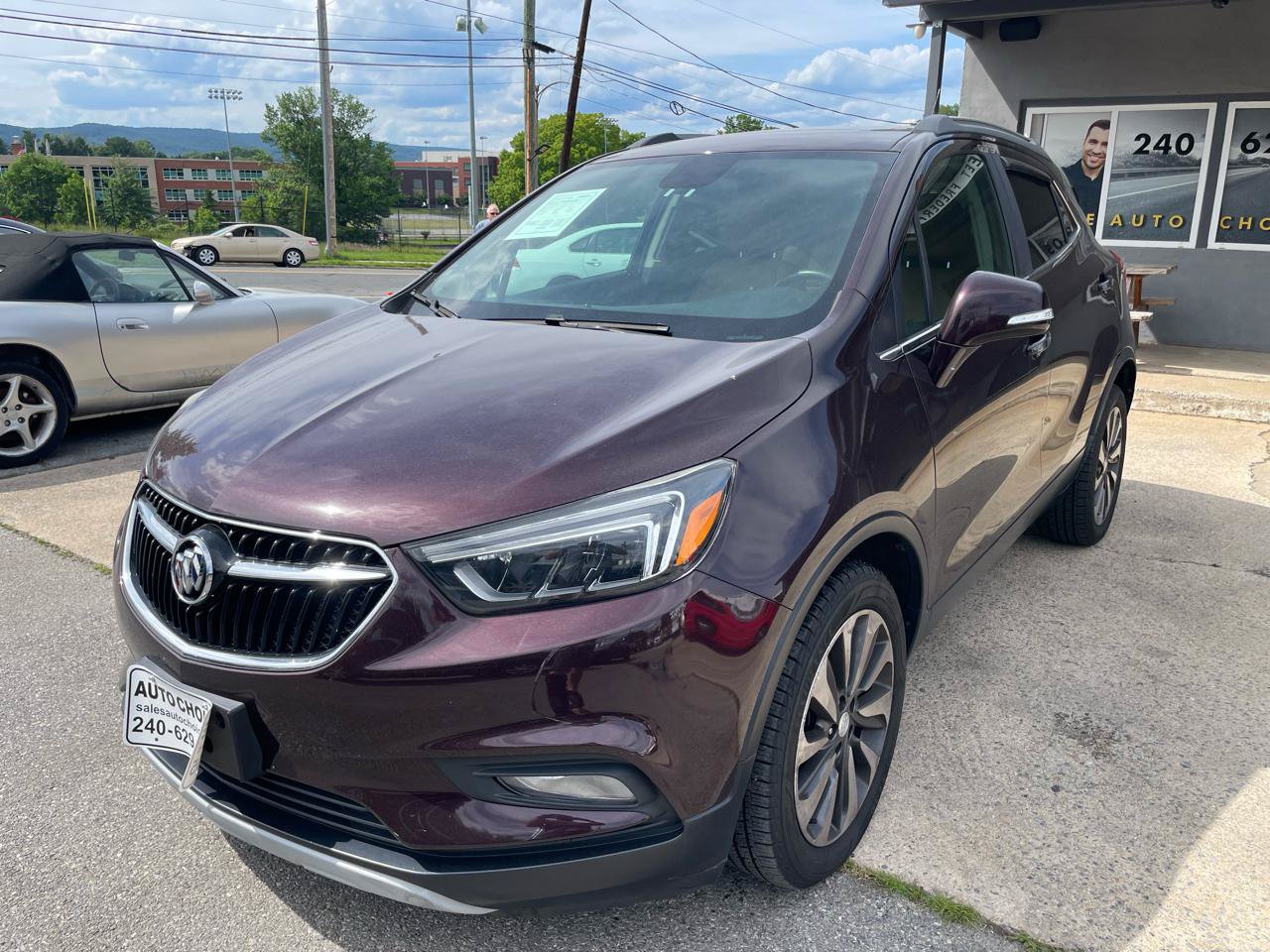 Used 2017 Buick Encore Essence FWD image 4