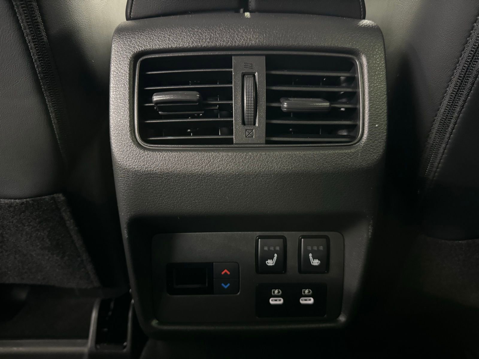 Used 2024 Nissan Rogue Platinum w/ Platinum Premium Package image 29