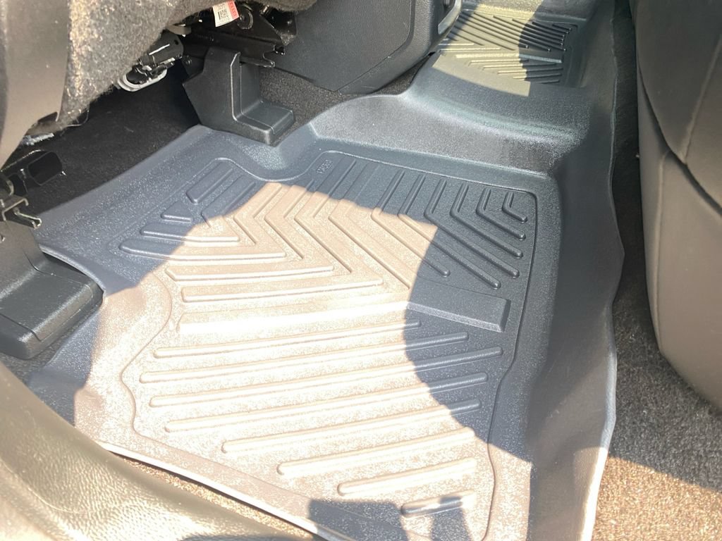 Used 2019 Ford Edge SEL w/ Equipment Group 201A AWD/4WD image 35