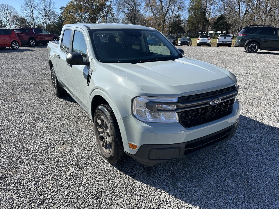 Used 2024 Ford Maverick XLT image 3