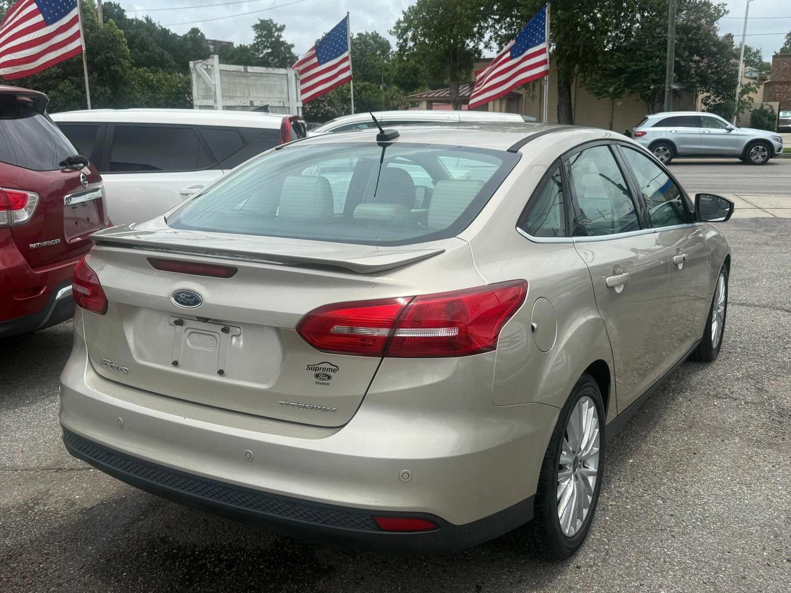 Used 2018 Ford Focus Titanium FWD image 6