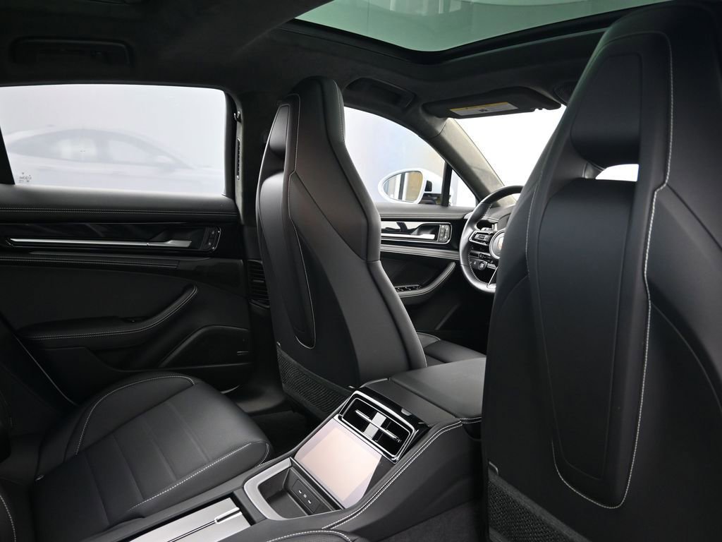 Used 2024 Porsche Panamera 4 image 7