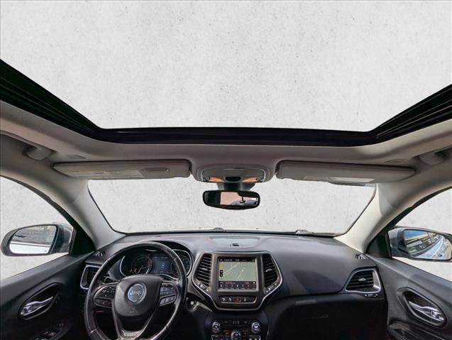 Used 2019 Jeep Cherokee Trailhawk image 19