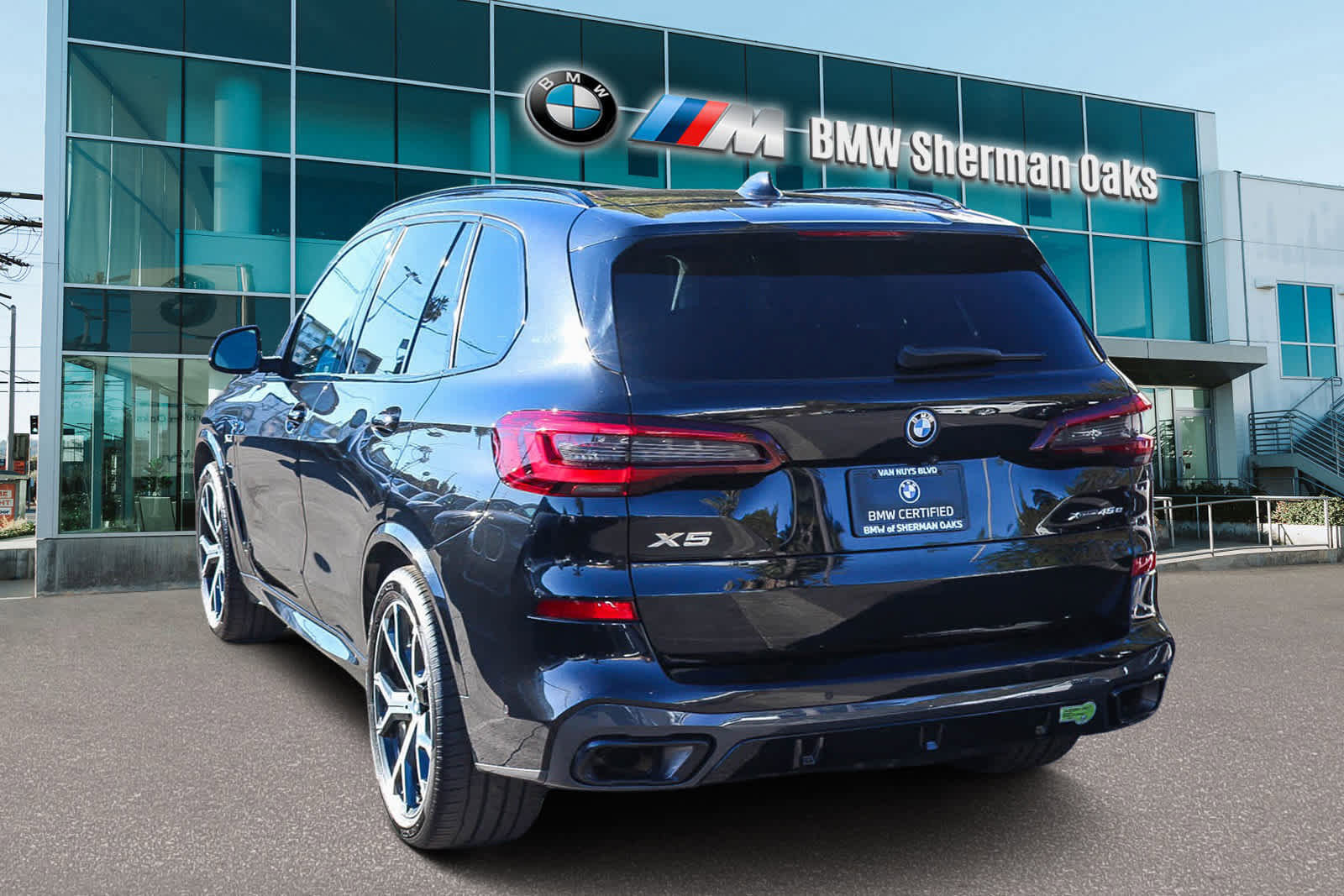 Certified 2023 BMW X5 xDrive45e w/ M Sport Package image 6