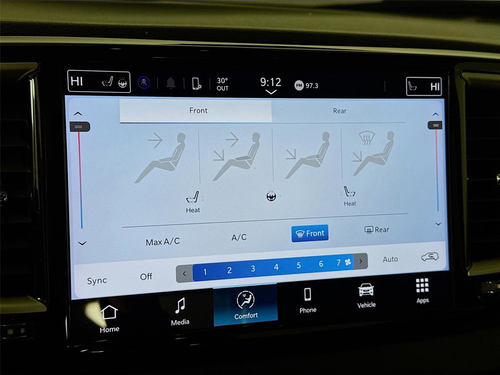 Used 2024 Chrysler Pacifica Touring-L image 16