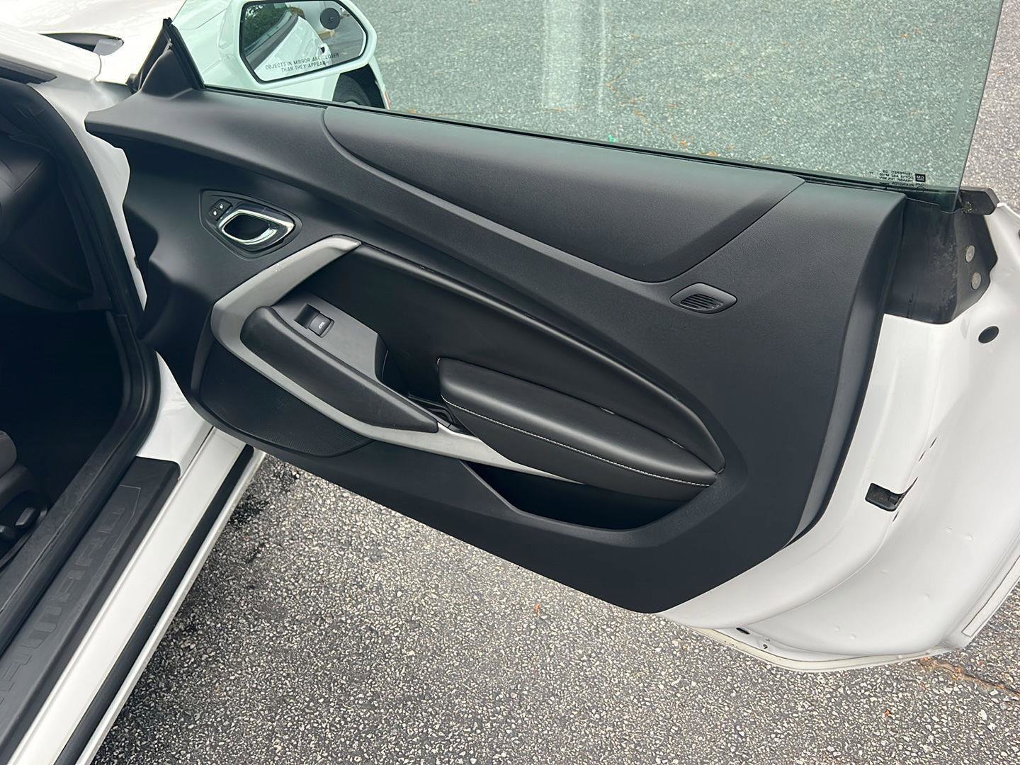 Used 2016 Chevrolet Camaro LT RWD image 13