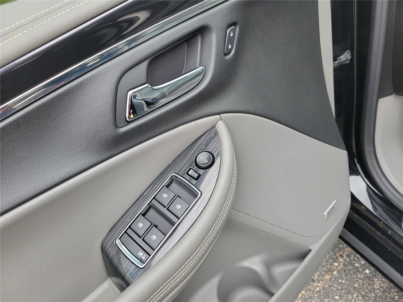 Used 2018 Chevrolet Impala Premier w/ Premier Confidence Package FWD image 21