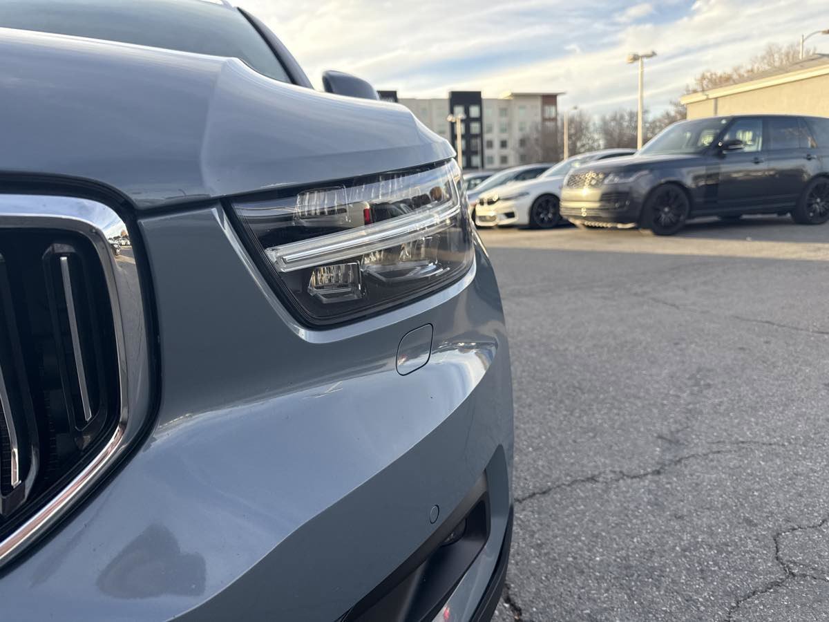 Used 2020 Volvo XC40 T5 Inscription w/ Protection Package Premier image 27