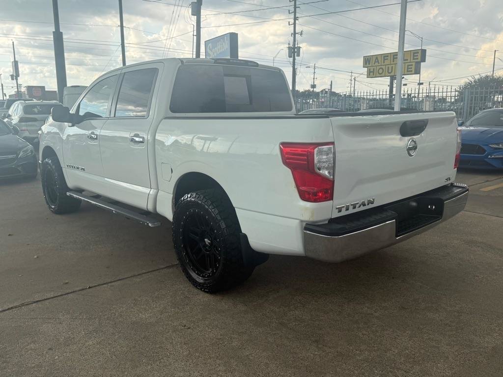 Used 2018 Nissan Titan SV RWD image 5