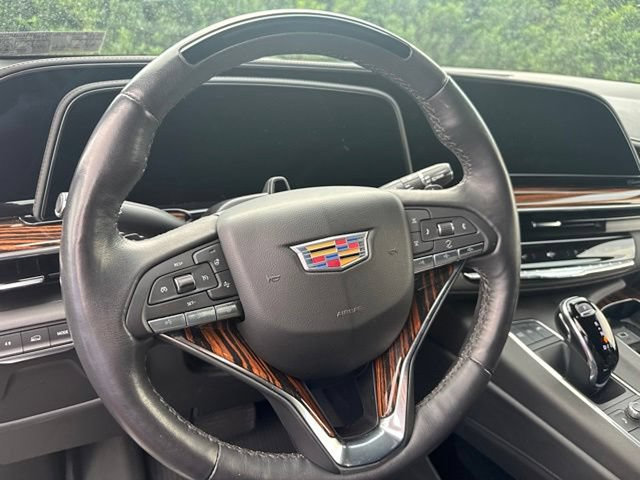 Used 2023 Cadillac Escalade Premium Luxury AWD/4WD image 22