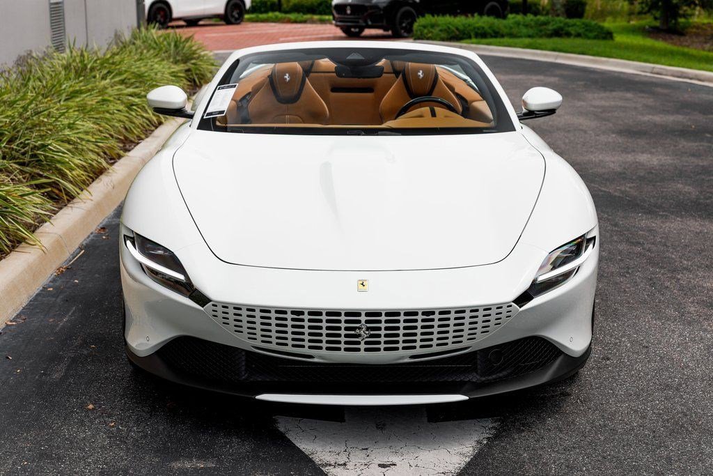 Used 2025 Ferrari Roma Spider image 8