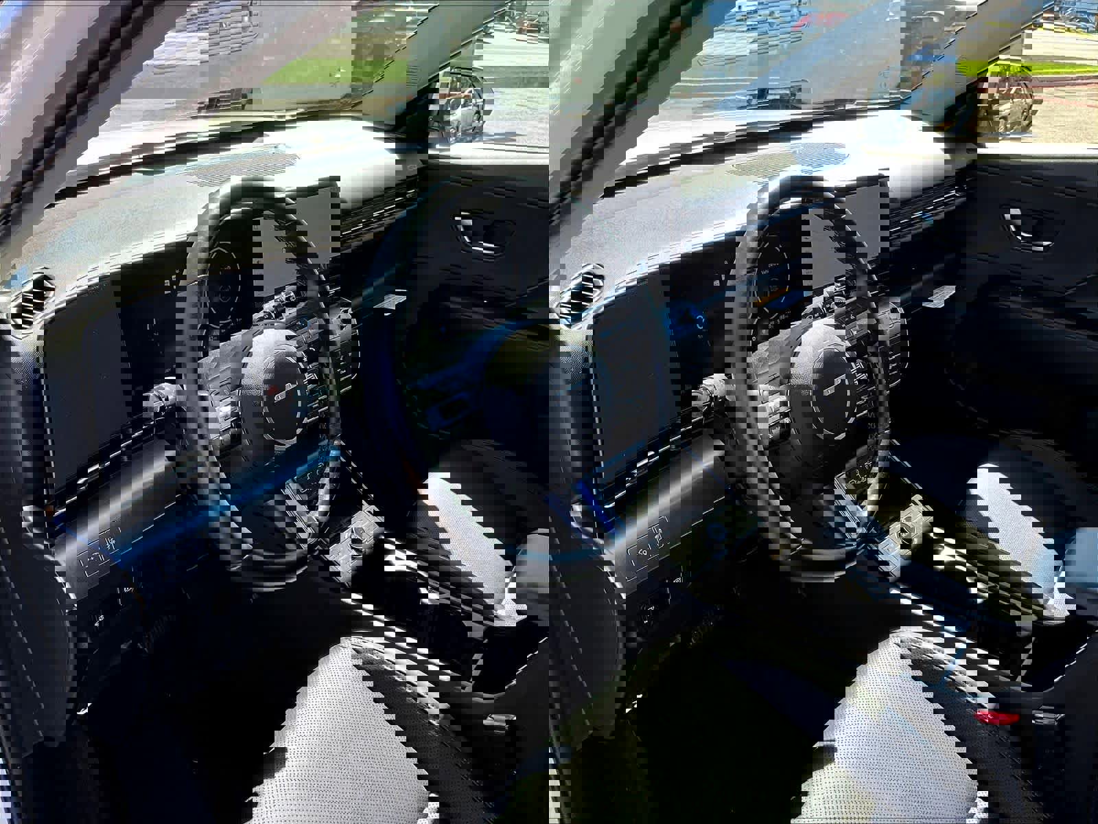 Used 2024 Hyundai Kona Limited image 8