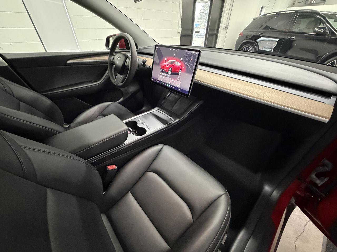 Used 2024 Tesla Model Y Long Range AWD/4WD image 19