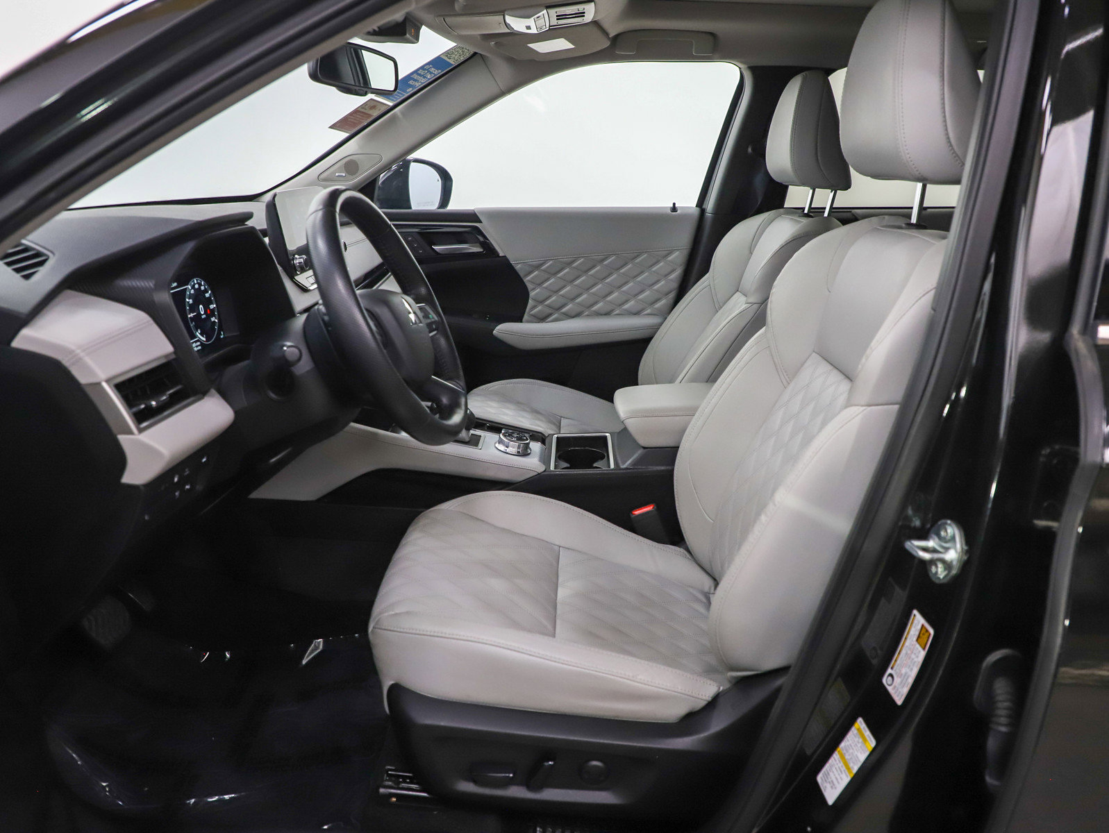 Used 2024 Mitsubishi Outlander SEL image 16