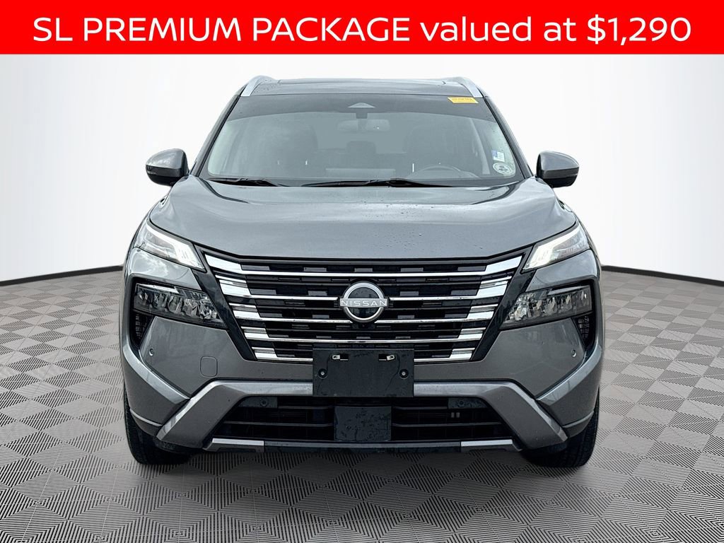 Used 2024 Nissan Rogue SL w/ SL Premium Package image 2