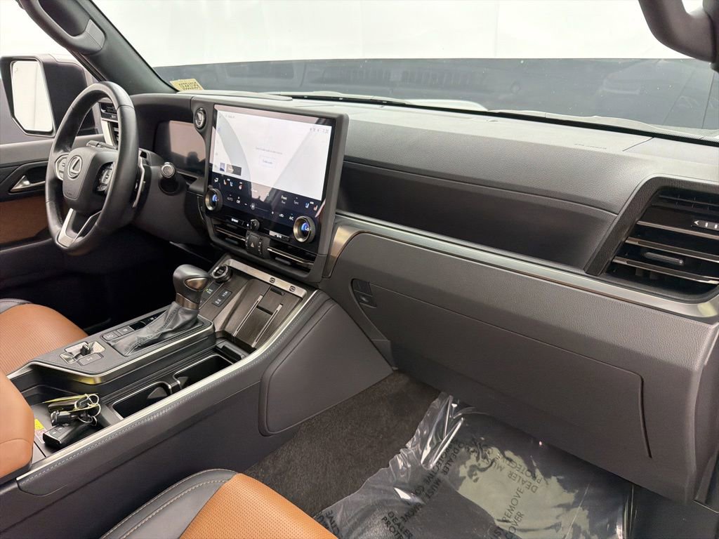 Used 2024 Lexus GX 550 w/ Accessory Package (2T) AWD/4WD image 30