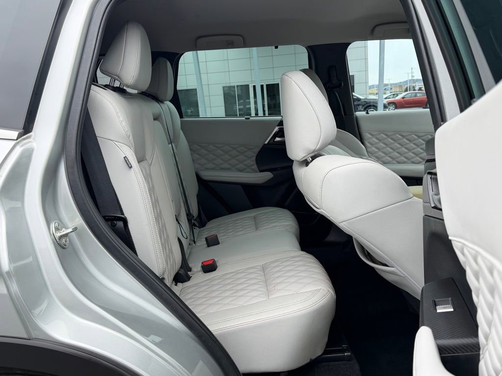 Used 2023 Mitsubishi Outlander SEL image 19