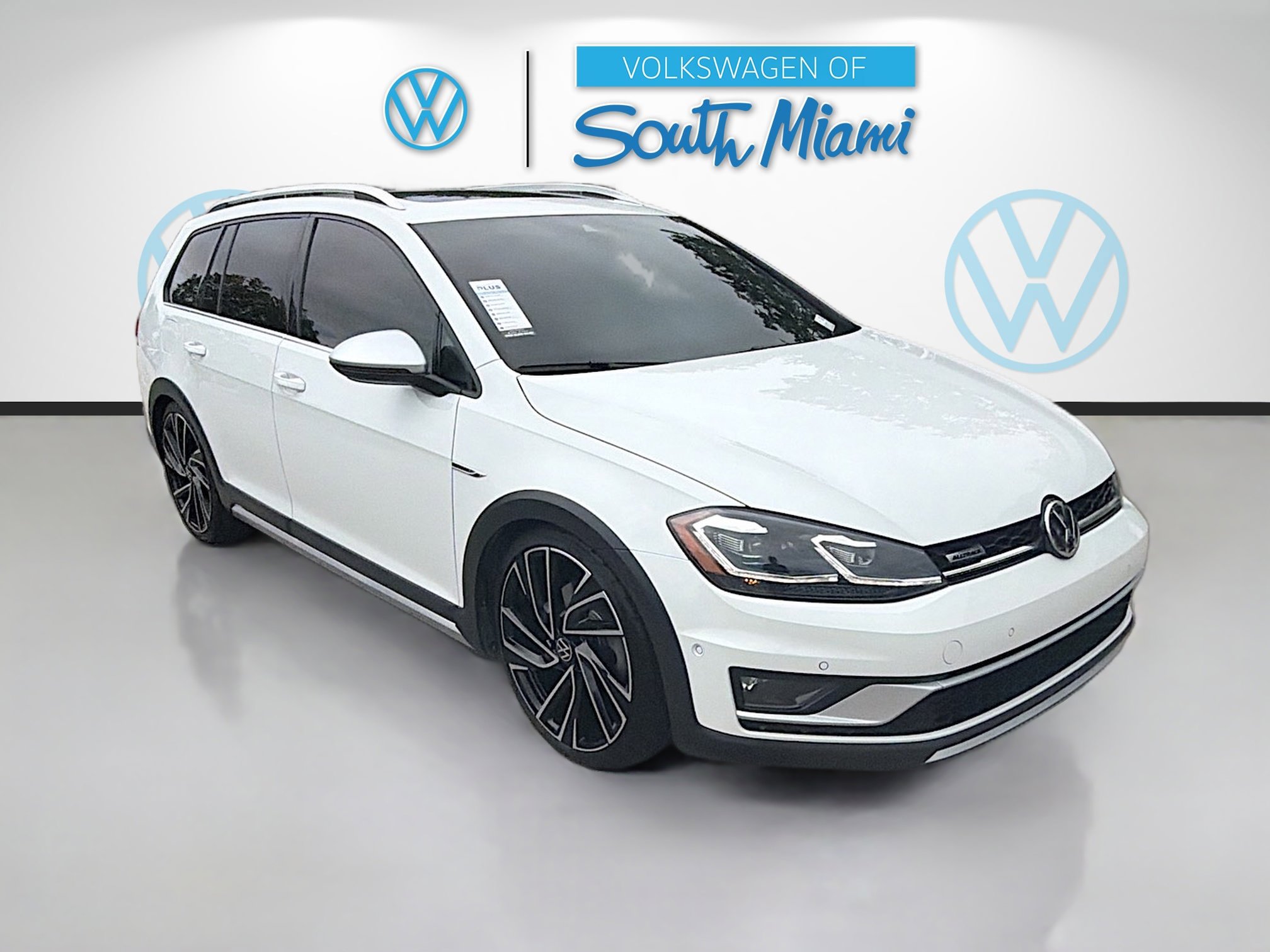 Used 2019 Volkswagen Golf Alltrack SE image 1