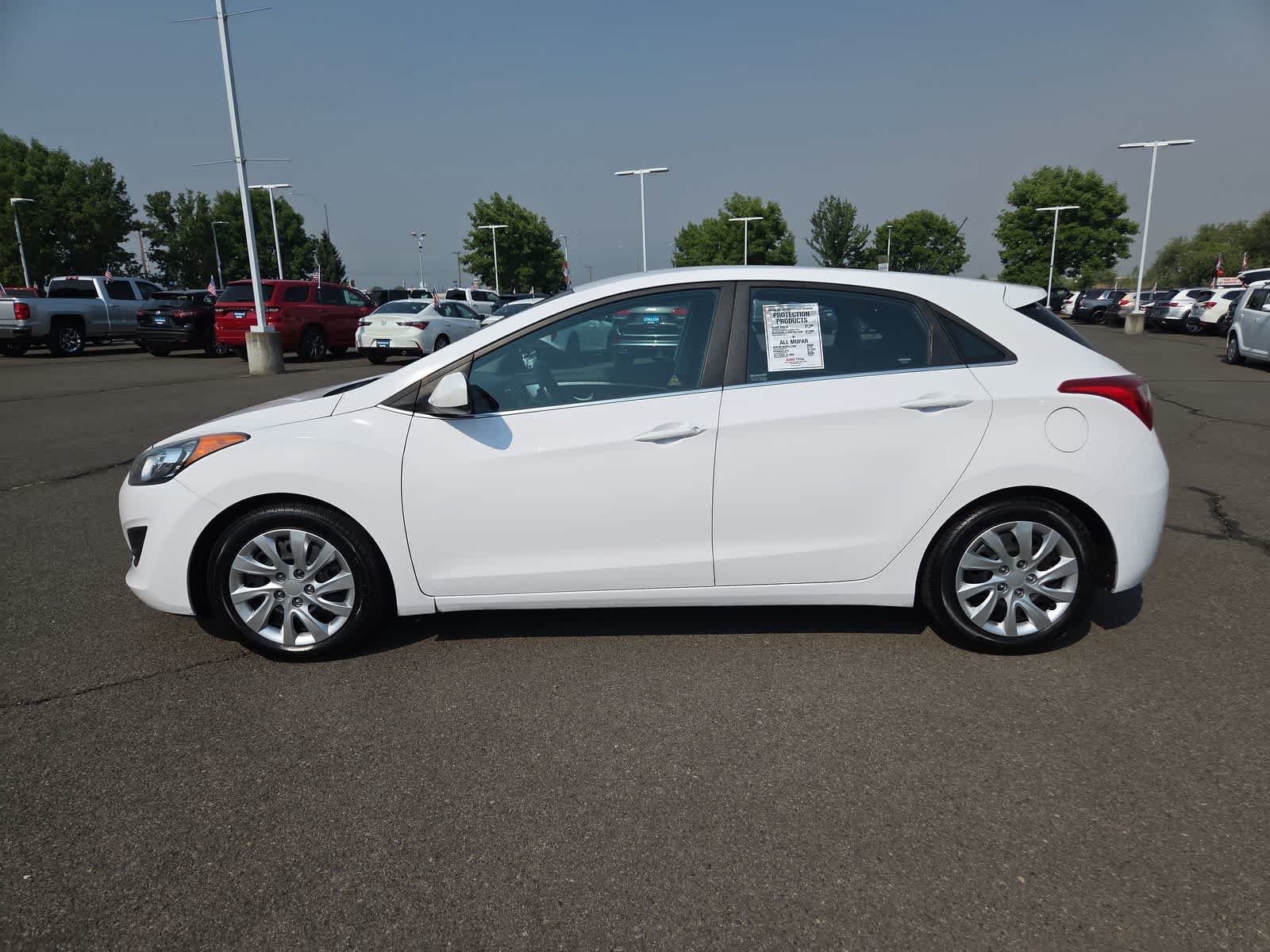 Used 2016 Hyundai Elantra GT FWD image 11