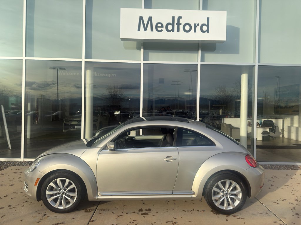 Used 2013 Volkswagen Beetle TDI image 7