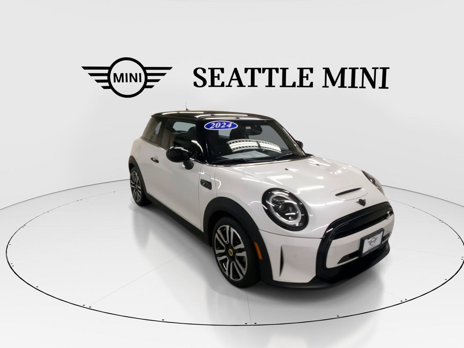 Used 2024 MINI Cooper SE FWD image 2
