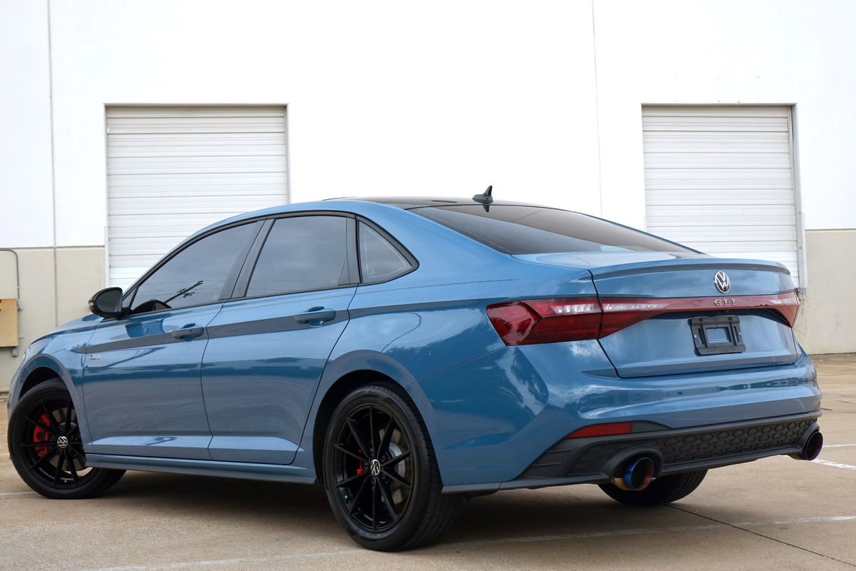 Used 2025 Volkswagen Jetta GLI Autobahn FWD image 4