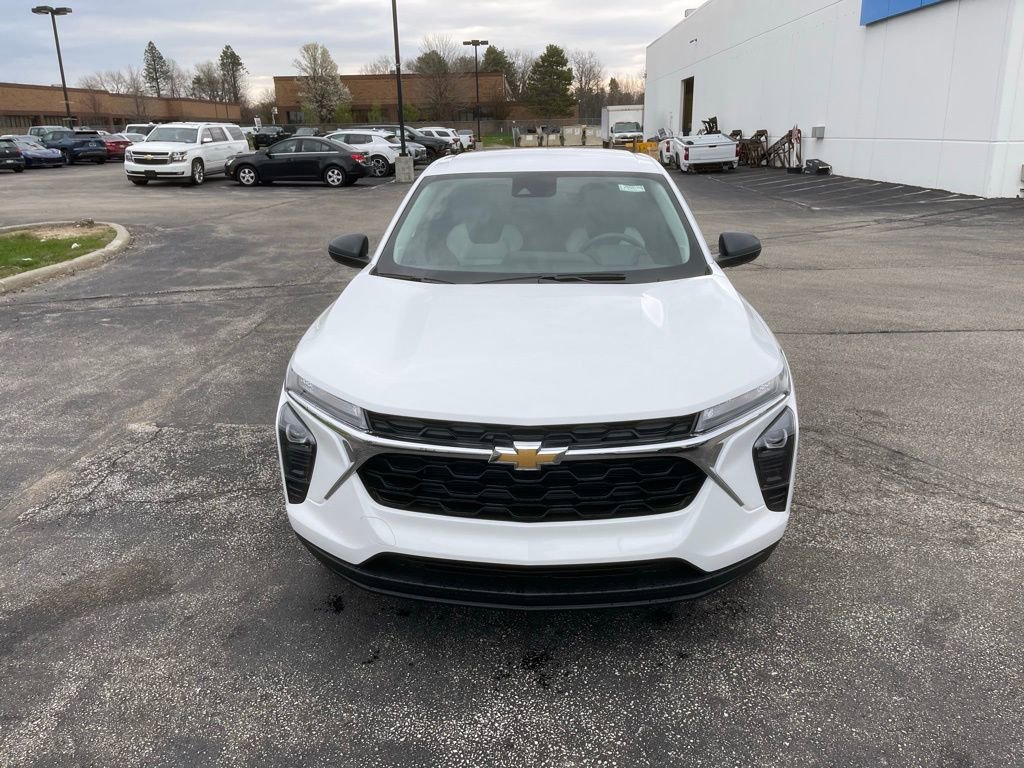 New 2026 Chevrolet Trax LS image 2