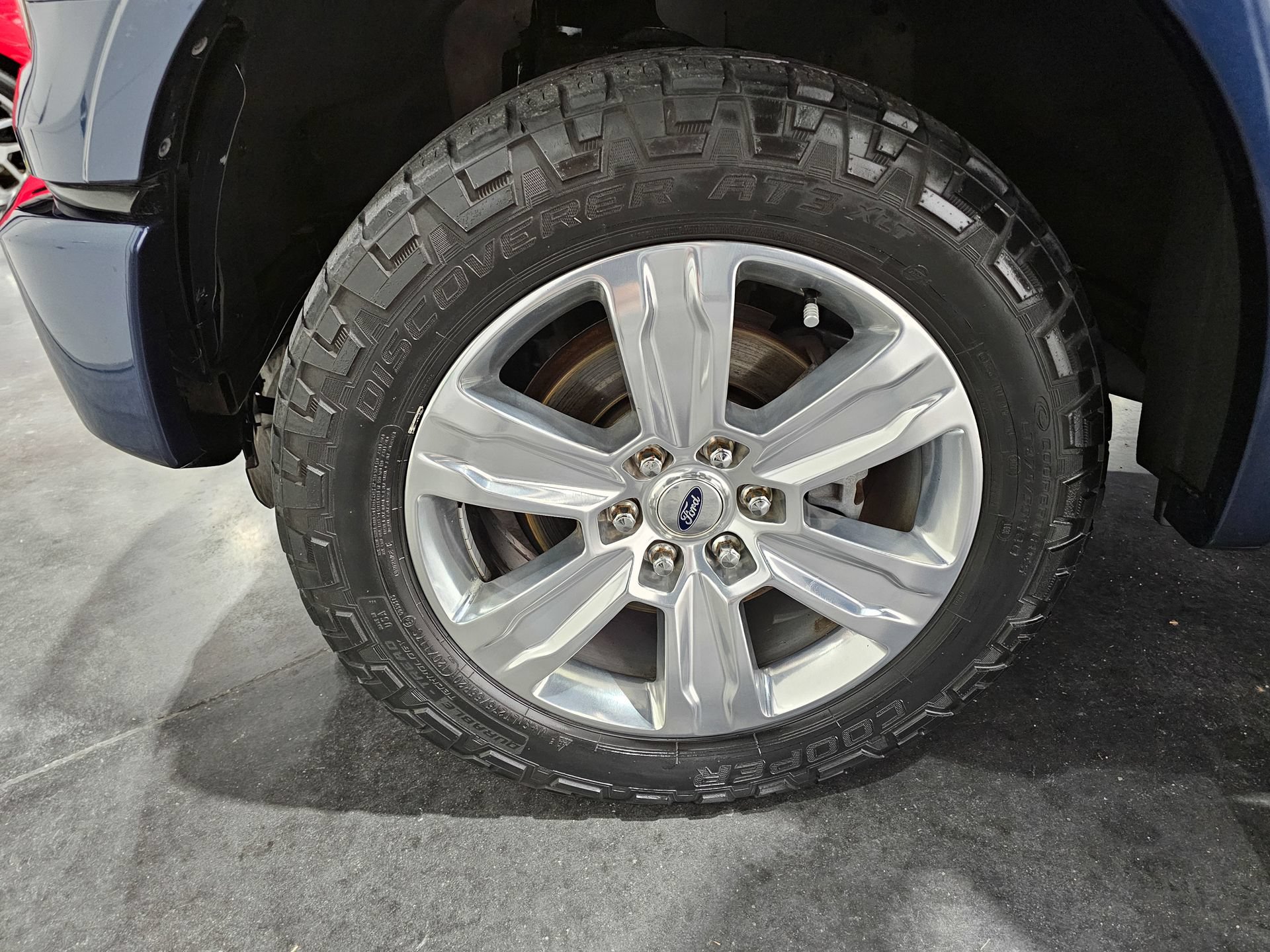 Used 2015 Ford F150 Platinum w/ Equipment Group 701A Luxury AWD/4WD image 58