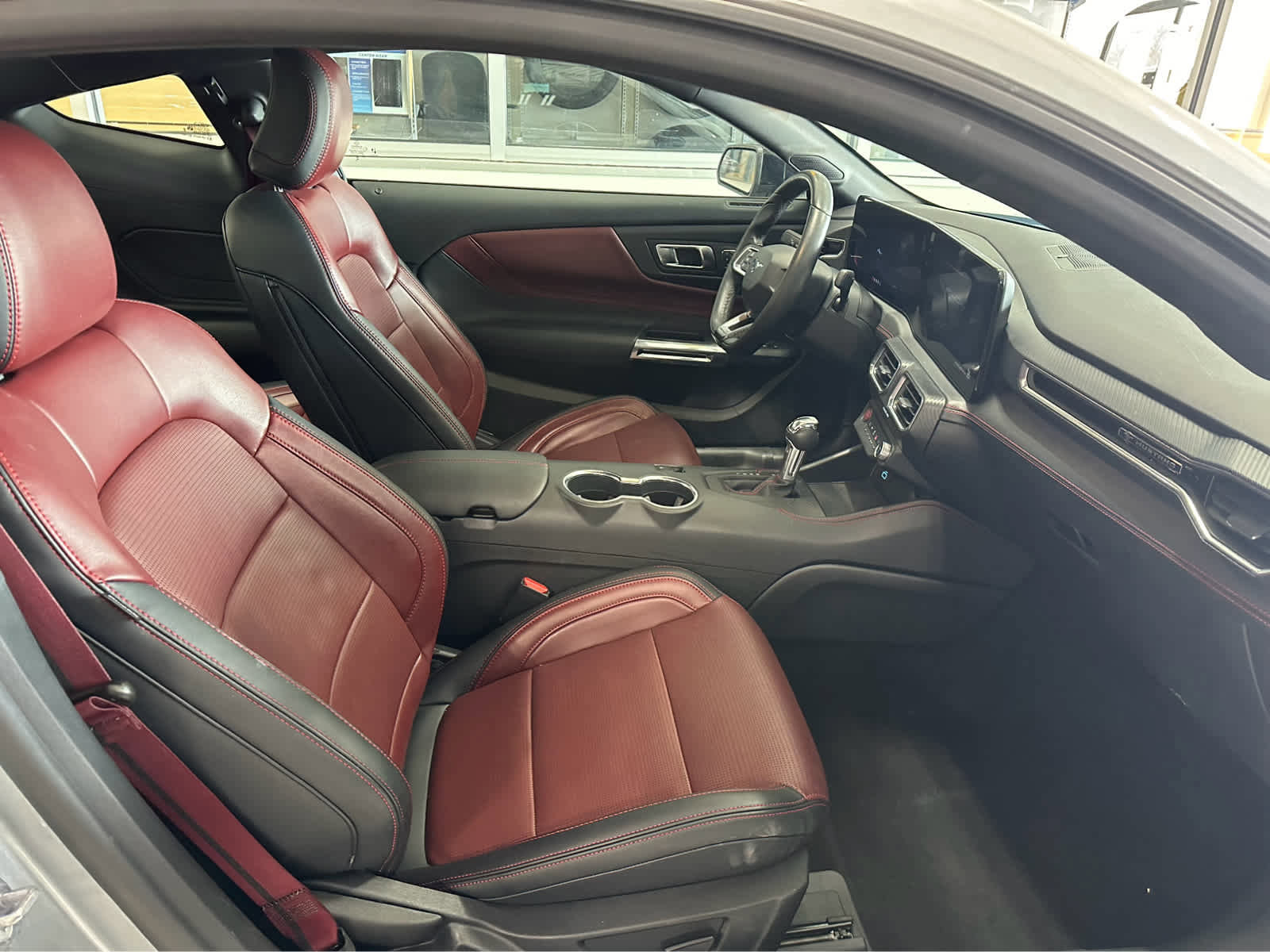 Used 2025 Ford Mustang Premium image 33