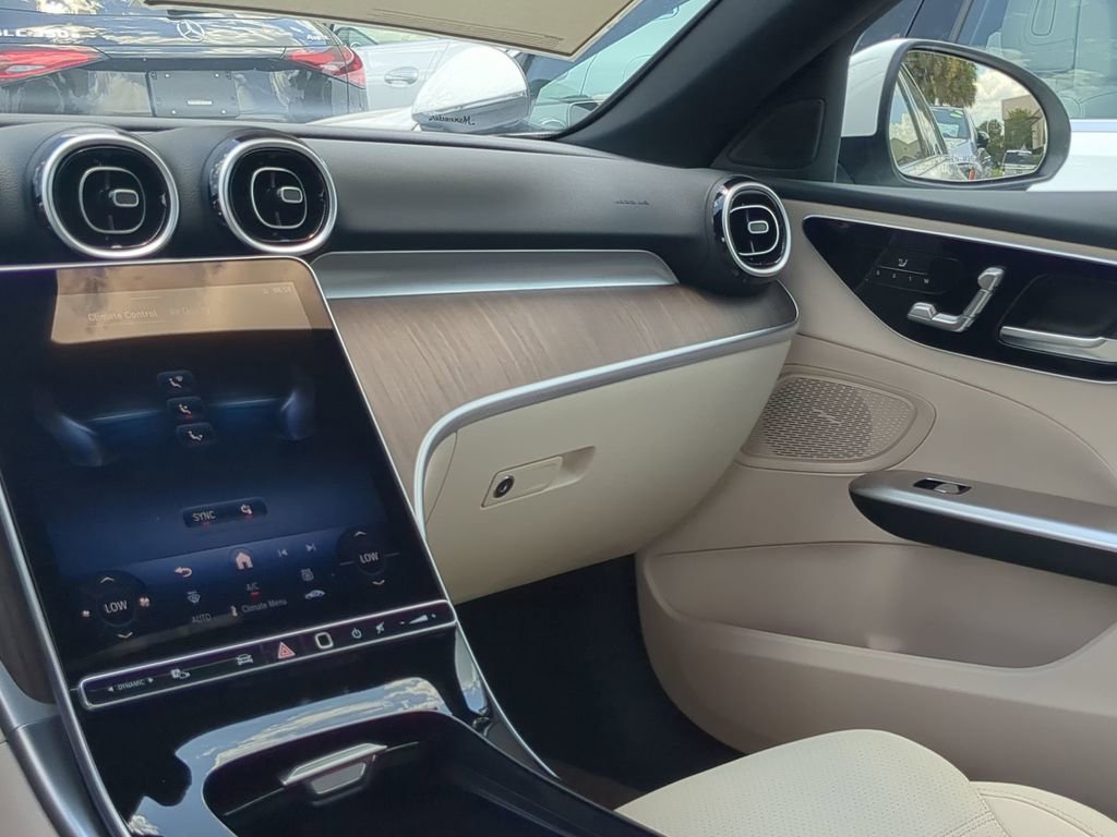New 2025 Mercedes-Benz C 300 Sedan image 4